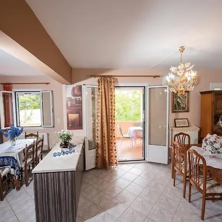 Peaceful Alexandra Apartamento